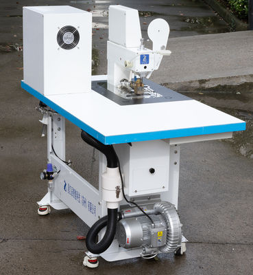 Semi Automated Double Faced Wool Fabric Ironing Machine 550W 30 Second Heating
