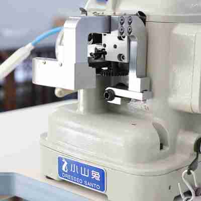 800-1500 Stitches/Min Industrial Blind Stitch Machine For Wool Garments Center Seam