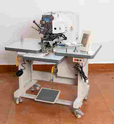 Industrial Automatic Buttonhole Sewing Machine With Electronic Thread Clipper