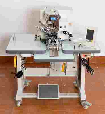High Speed Electronic Button Hole Machine With Automatic Dual Button Feeding