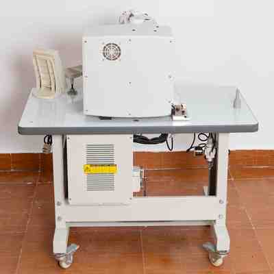 CE ISO Industrial Button Sewing Machine With Dual Button Feeding 2 Types