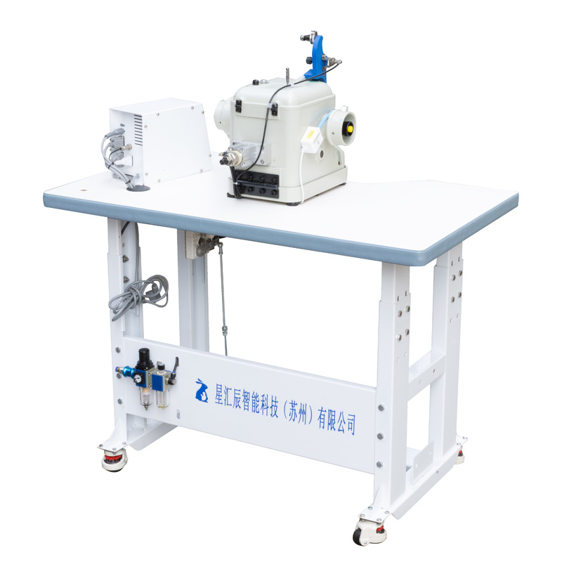 800-1500 Stitches/Min Industrial Blind Stitch Machine For Wool Garments Center Seam